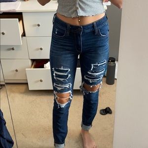 American eagle blue jeans with rips!